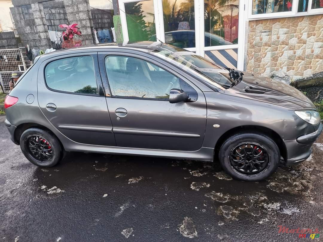 2003' Peugeot 206 photo #1