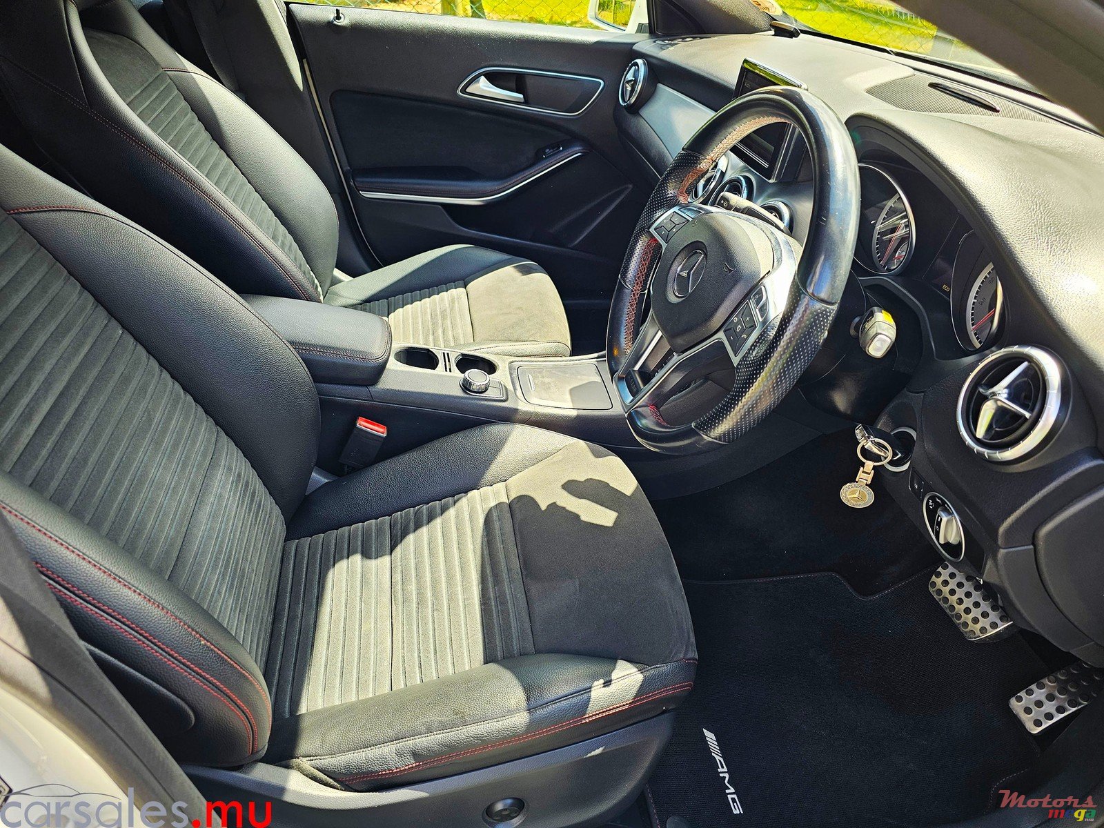 2014' Mercedes-Benz CLA 180 AMG photo #6