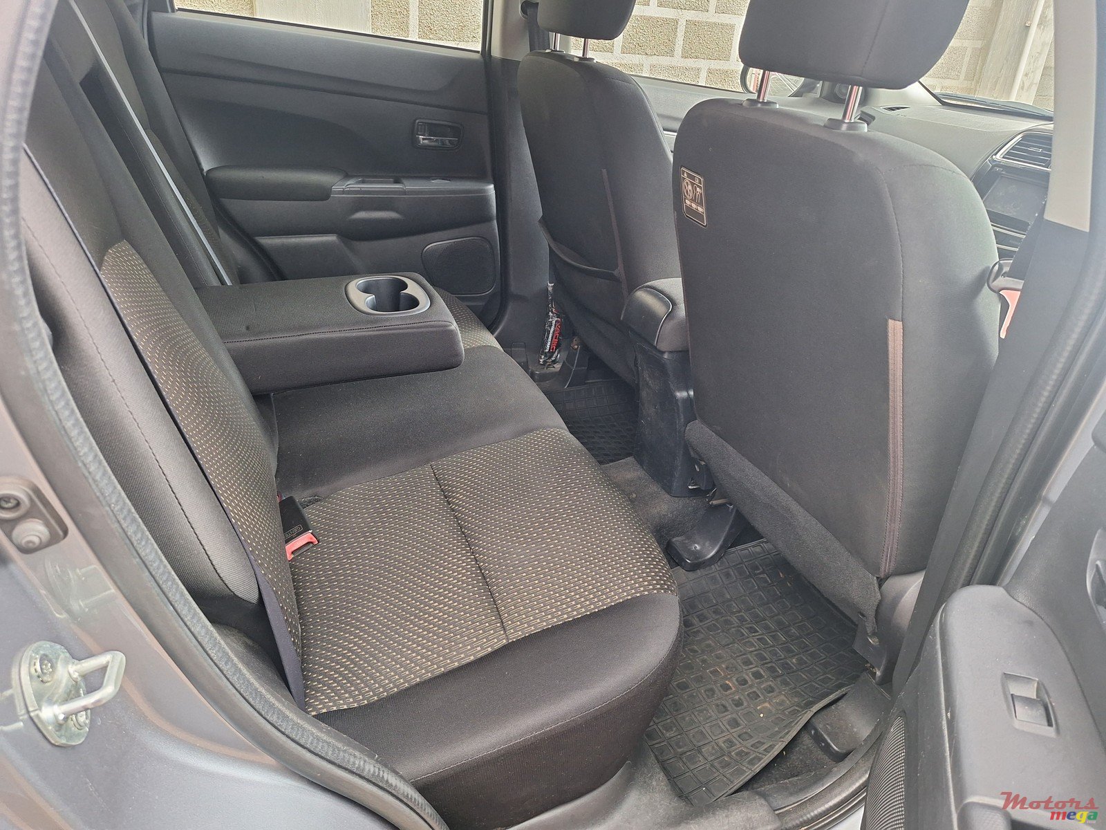 2014' Mitsubishi ASX photo #4