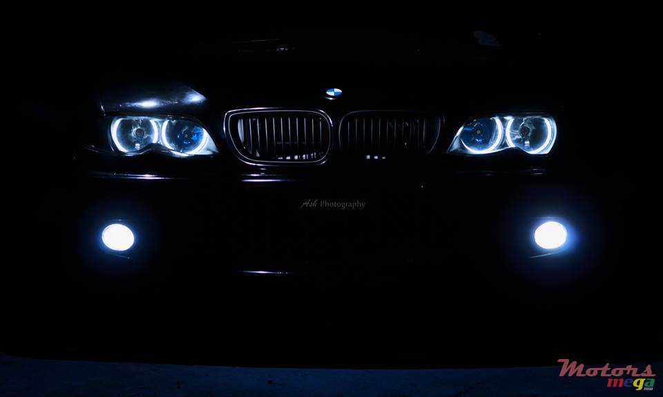 2002' BMW 318 photo #6