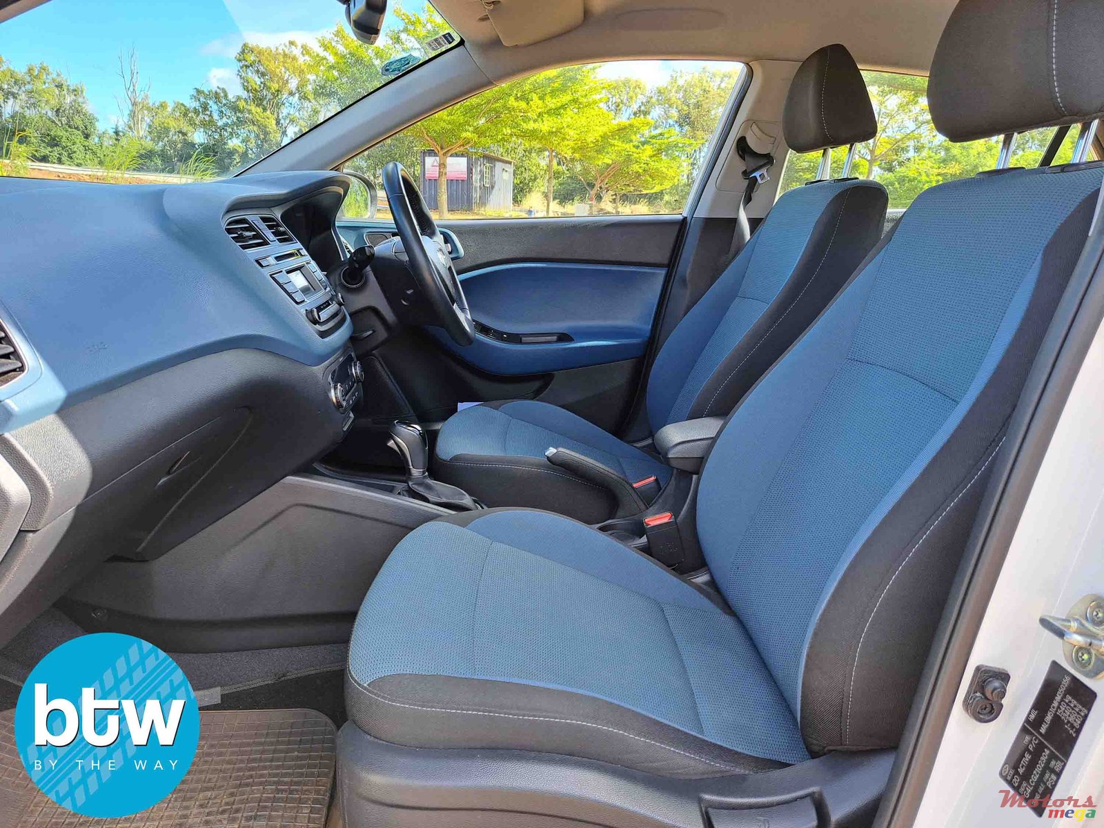 2017' Hyundai i20 photo #5