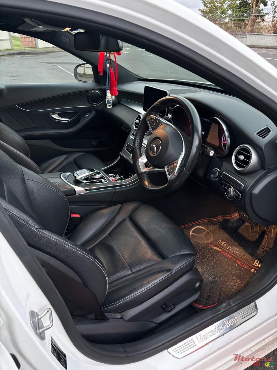 2017' Mercedes-Benz C 180 AMG SPORT photo #3