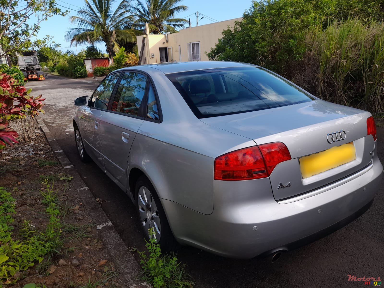 2010' Audi A4 Sedan photo #3