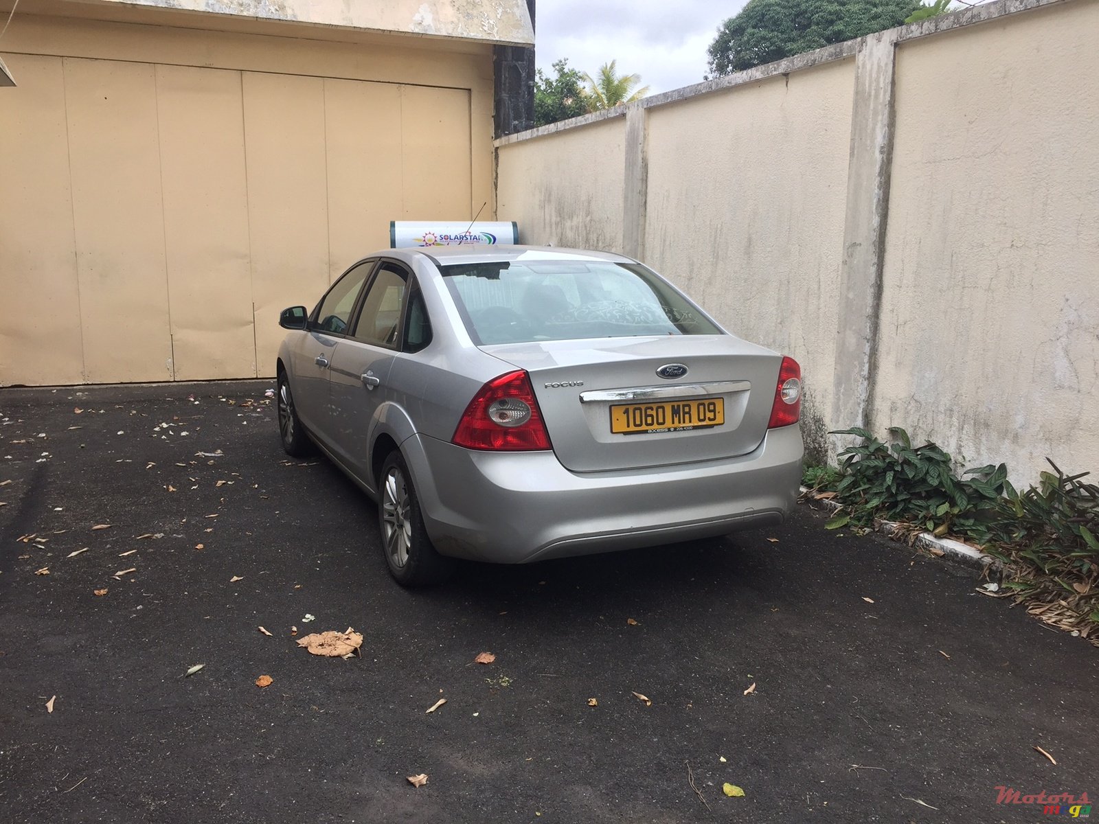 2009' Ford Focus photo #1