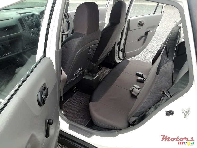 2012' Nissan Wingroad AD-Type Auto 1.5L JAPAN photo #4