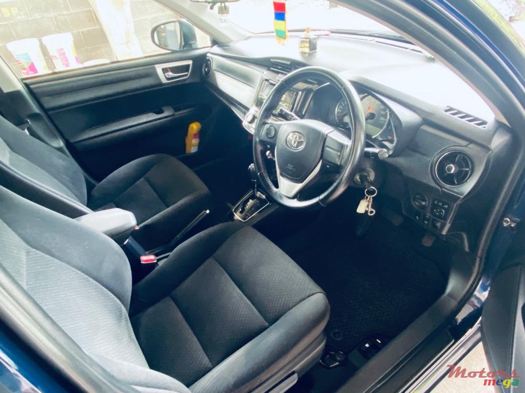 2015' Toyota Axio Grade G photo #4