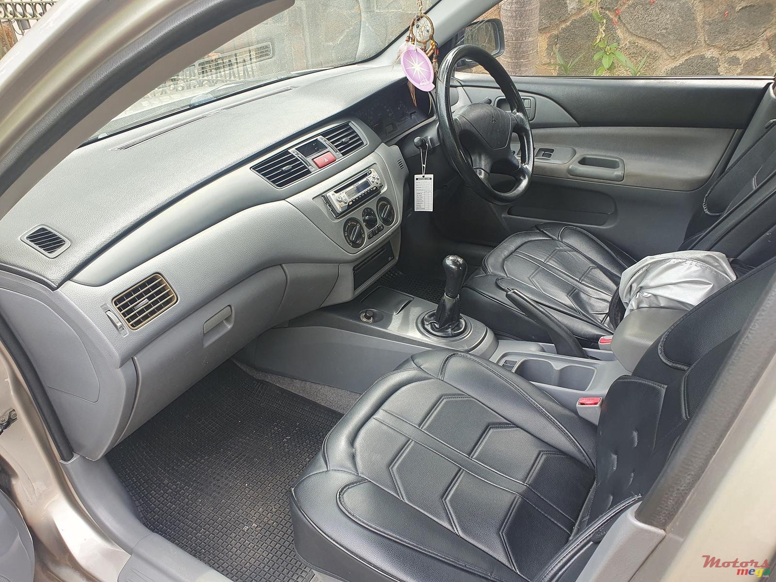 2005' Mitsubishi Lancer photo #3