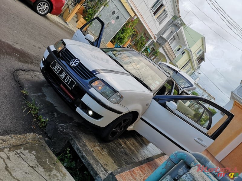 2001' Volkswagen Polo FOG LIGHT AND ALLOY WHEEL photo #4