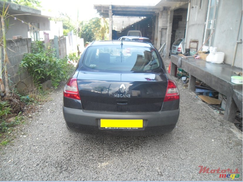 2009' Renault Megane photo #2