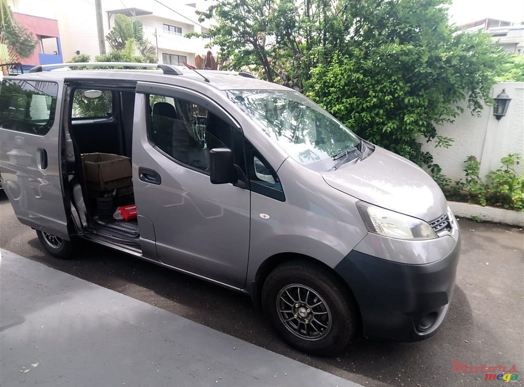 2013' Nissan 200 photo #6