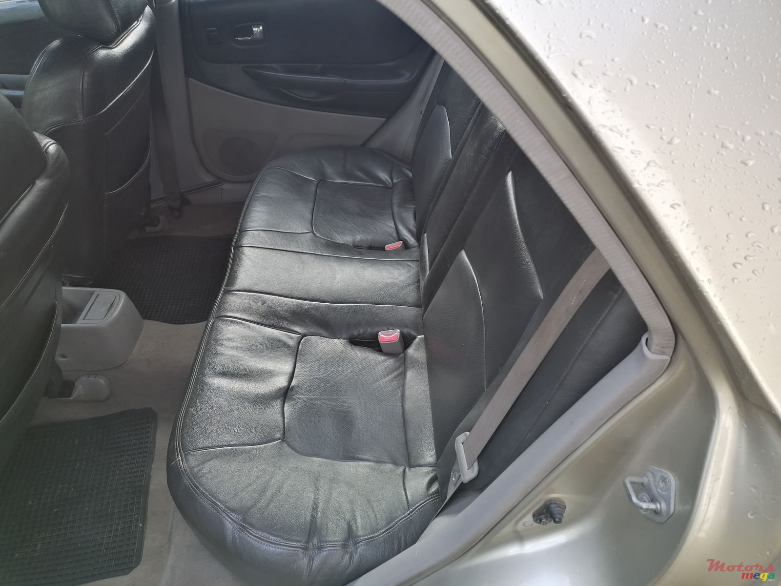 2002' Mazda 323 photo #6