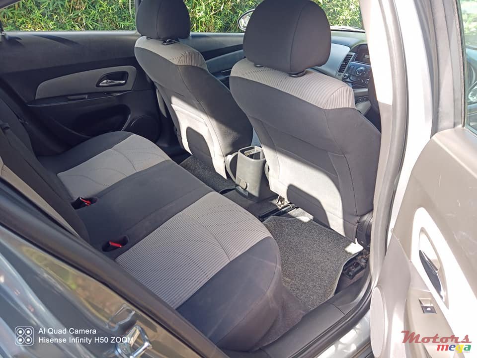 2012' Chevrolet Cruze MANUAL photo #6