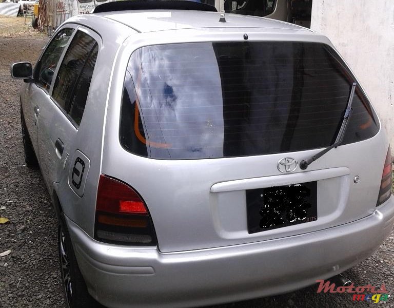 1998' Toyota Starlet photo #2