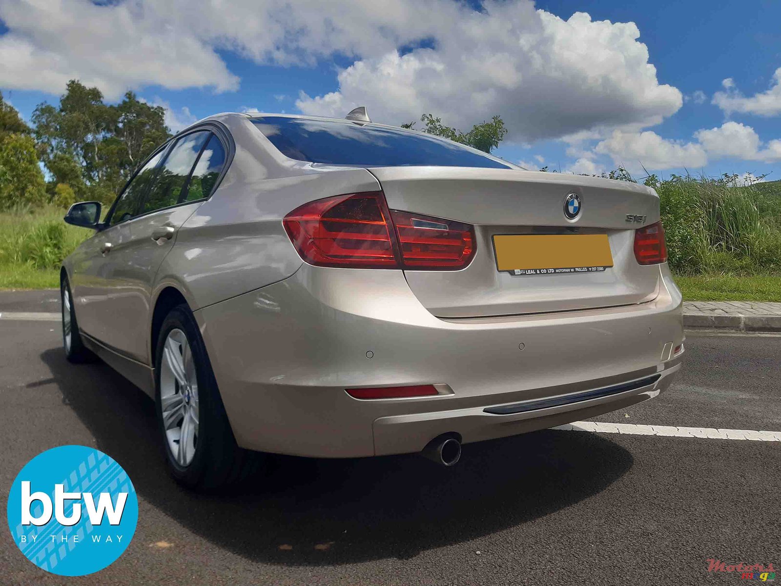 2014' BMW 3 Series 316i photo #2