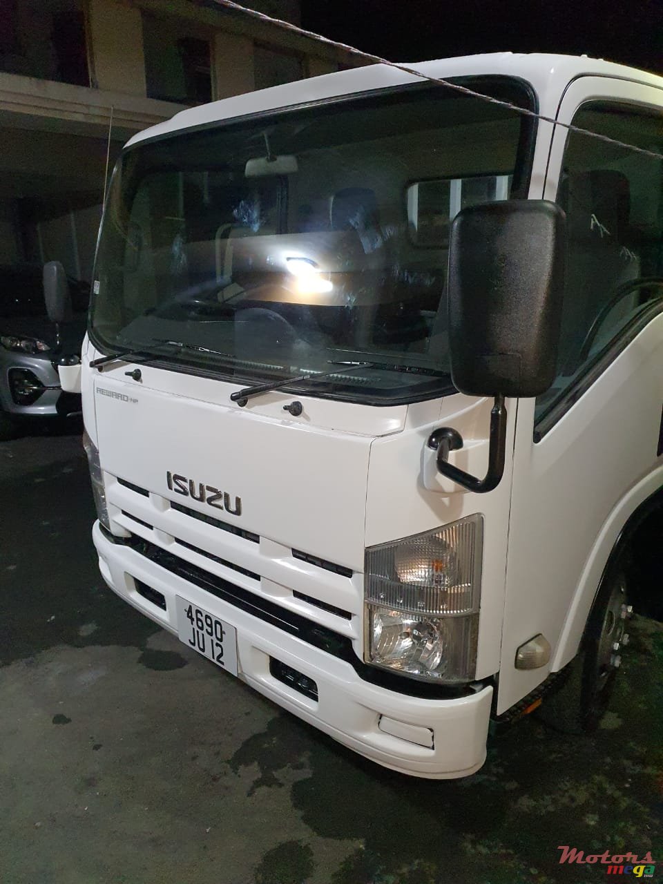 2012' Isuzu photo #1