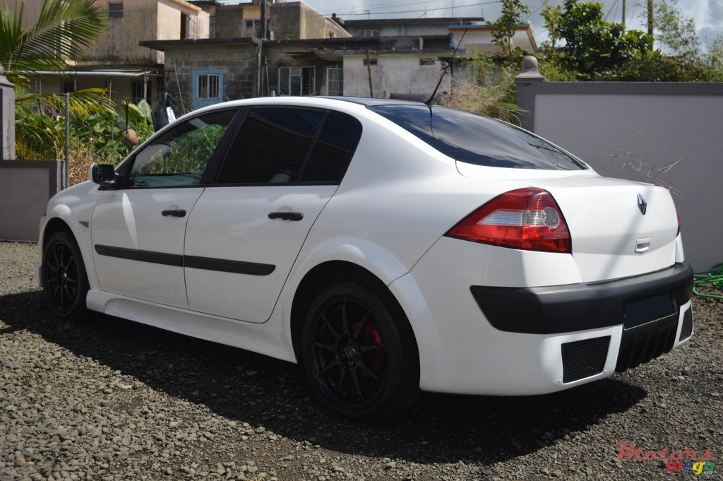 2004' Renault Megane RS photo #7