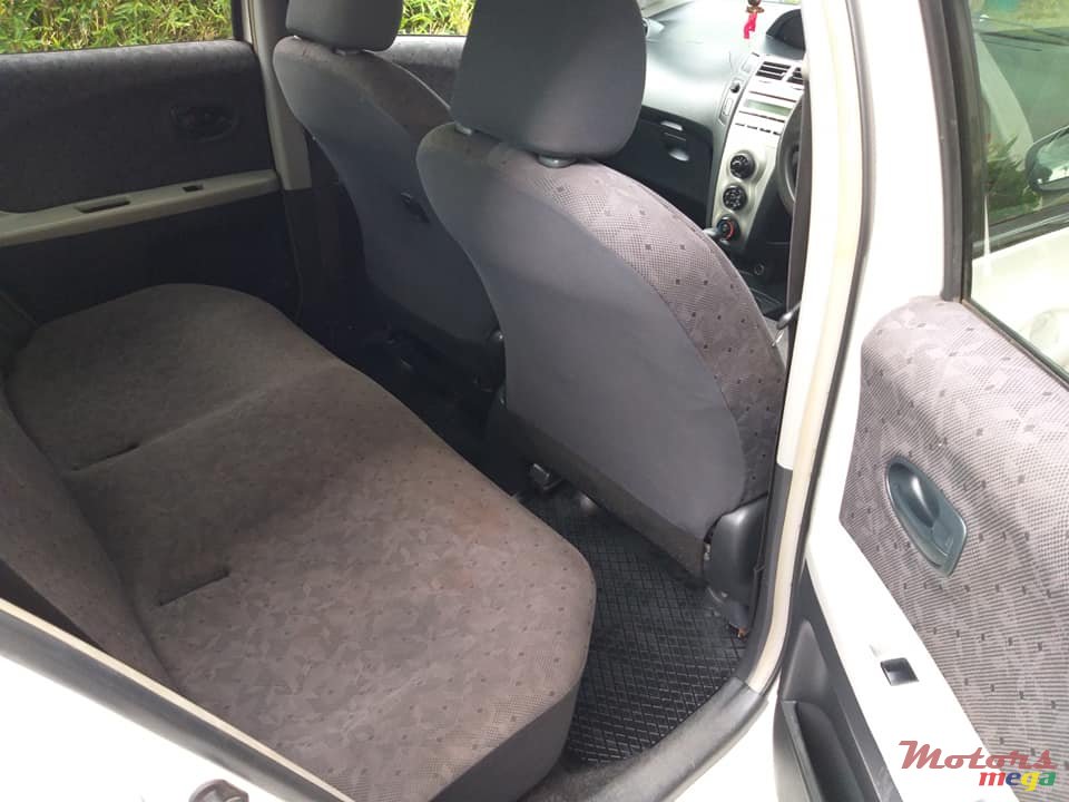 2008' Toyota Vitz [1000cc AUTO ] photo #3