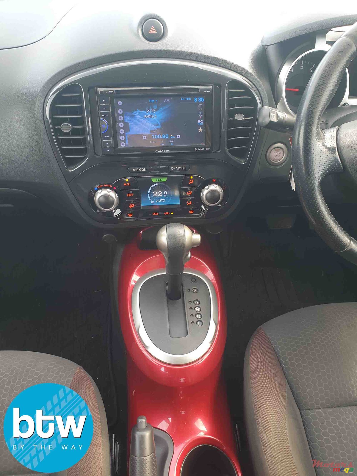 2011' Nissan Juke photo #5