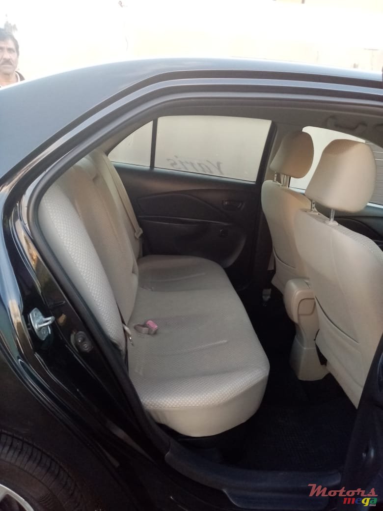 2008' Toyota Yaris photo #5