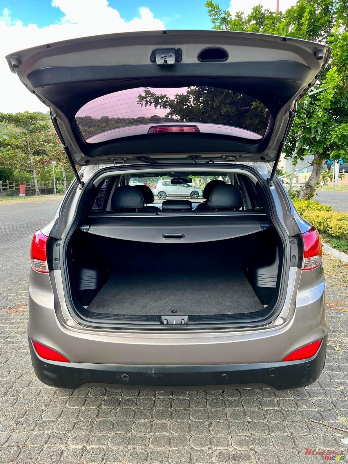 2011' Hyundai photo #6