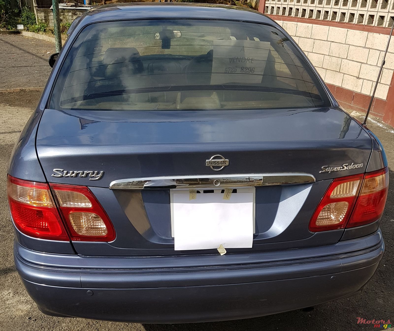 2003' Nissan N16 Full Option photo #2