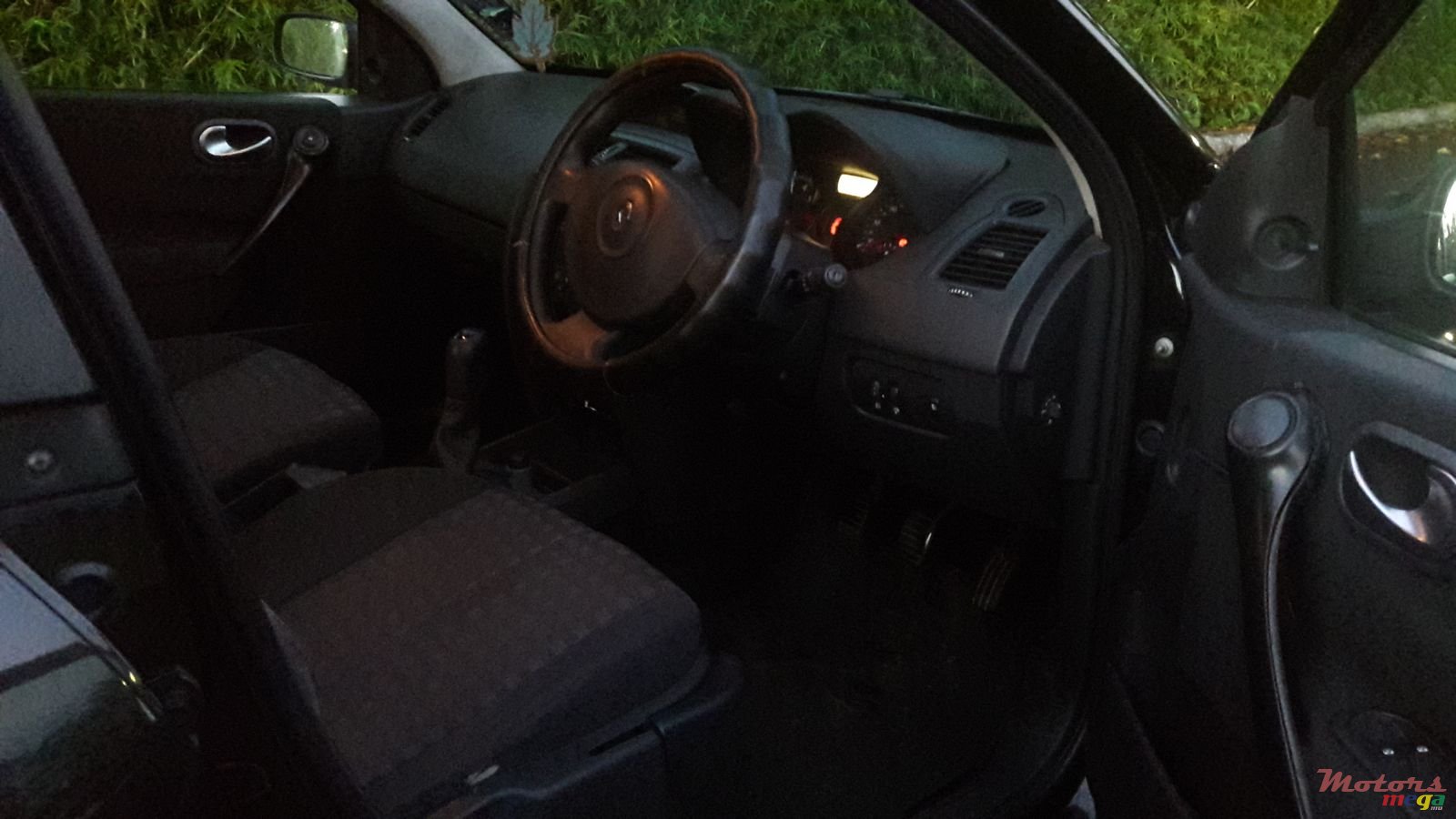 2006' Renault Megane photo #5