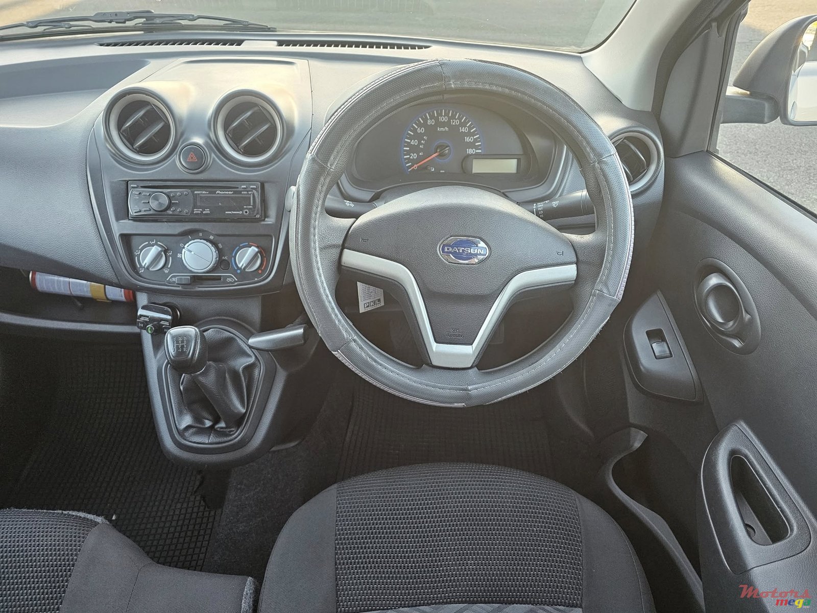 2018' Datsun Go photo #6