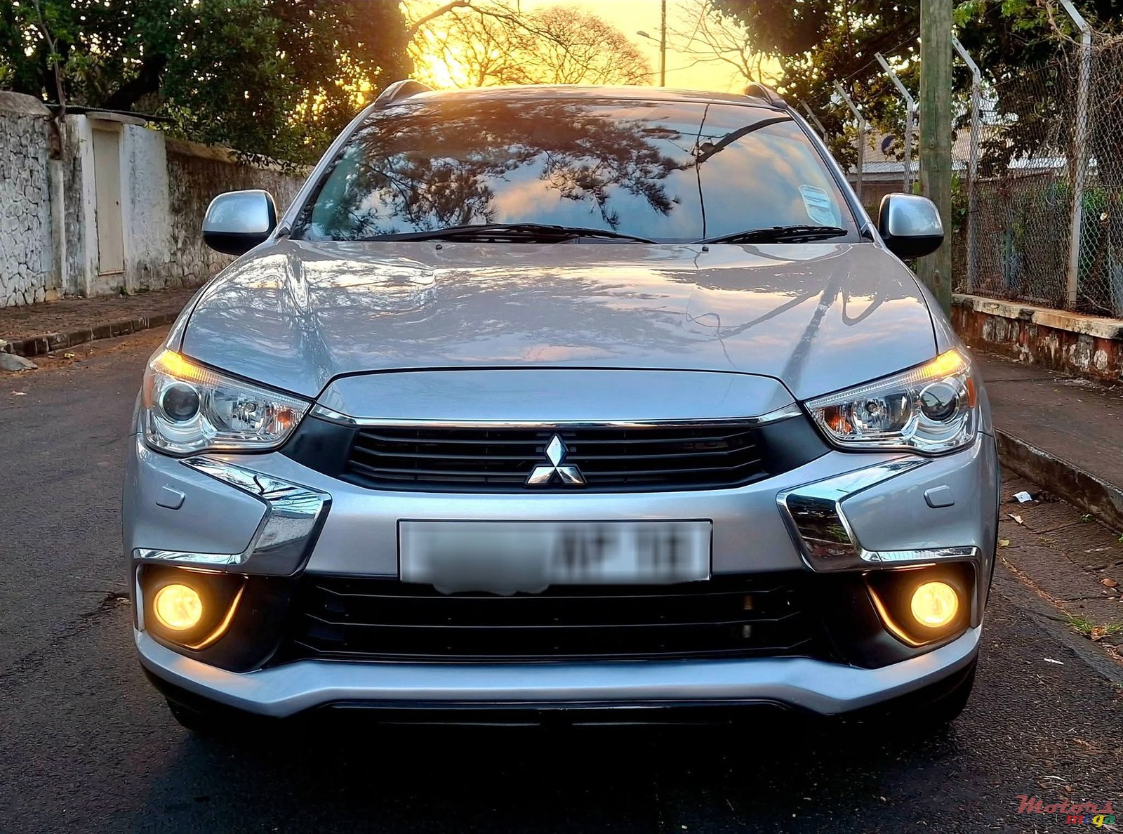 2018' Mitsubishi photo #3