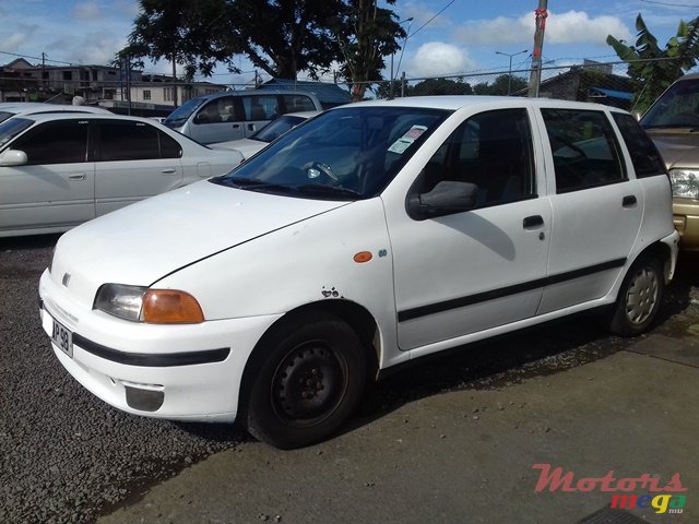 1998' Fiat Punto photo #1