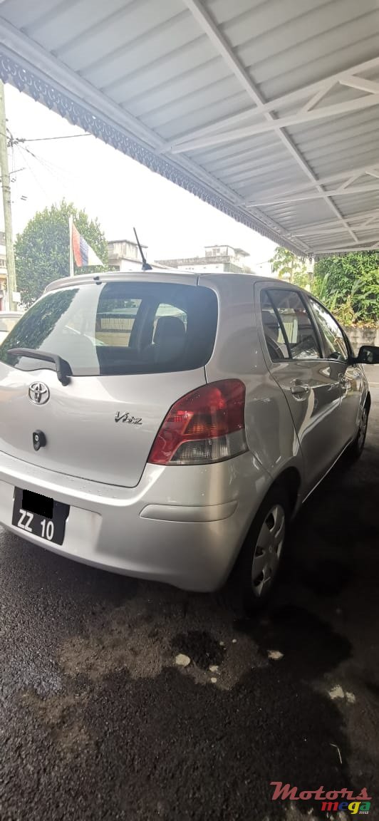 2010' Toyota Vitz photo #6
