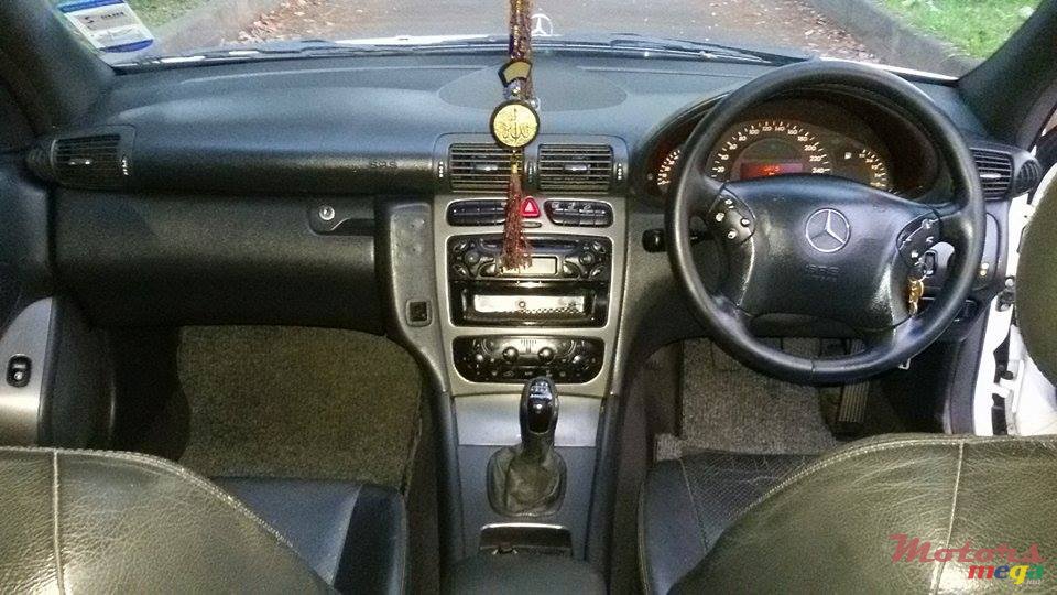 2002' Mercedes-Benz C200 Kompressor  photo #4