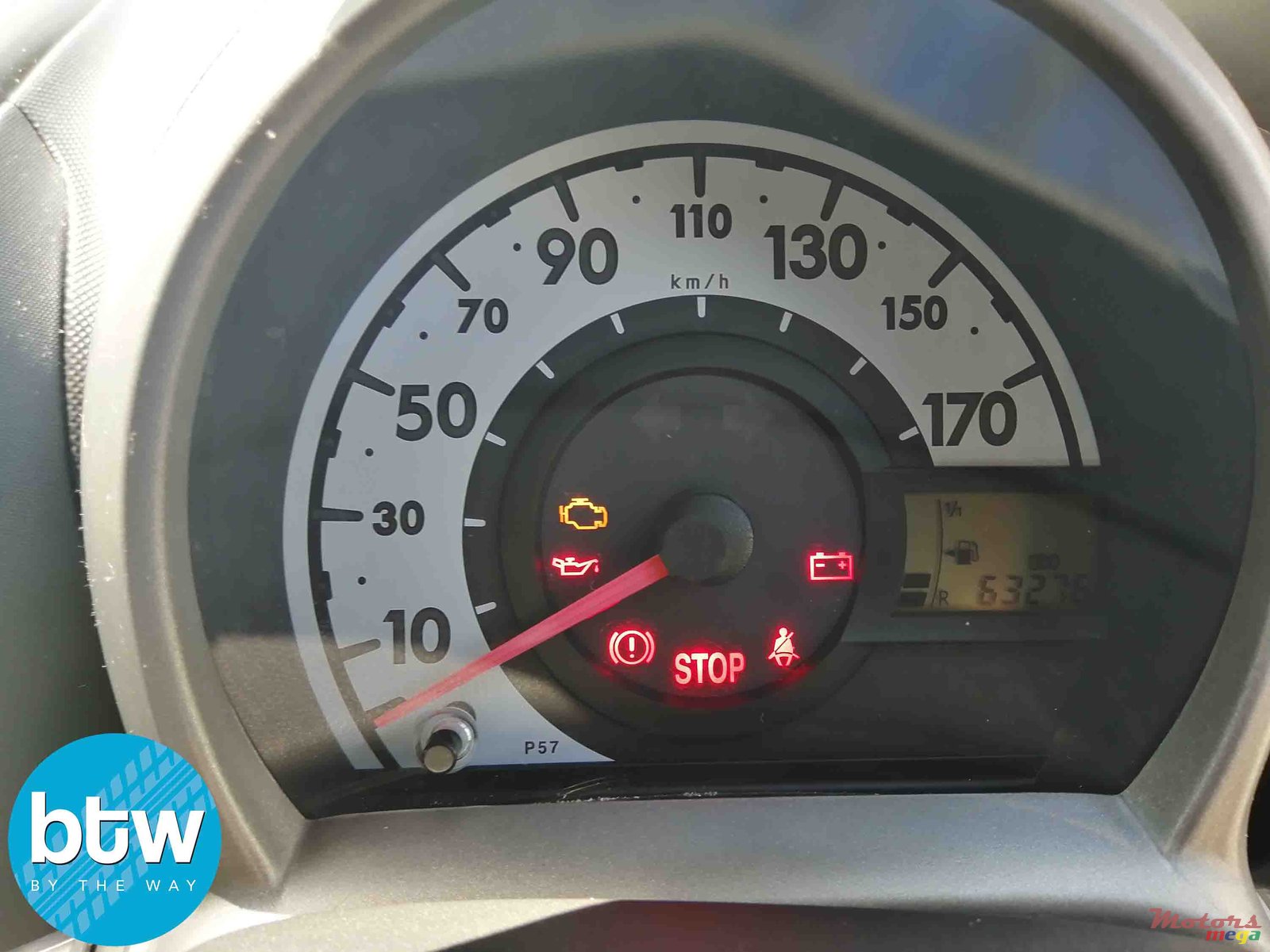 2014' Peugeot 107 photo #6