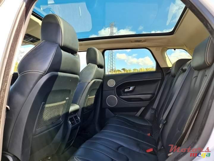 2014' Land Rover Range Rover Evoque photo #5