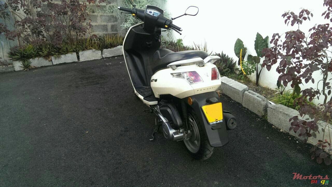 2015' Peugeot photo #3