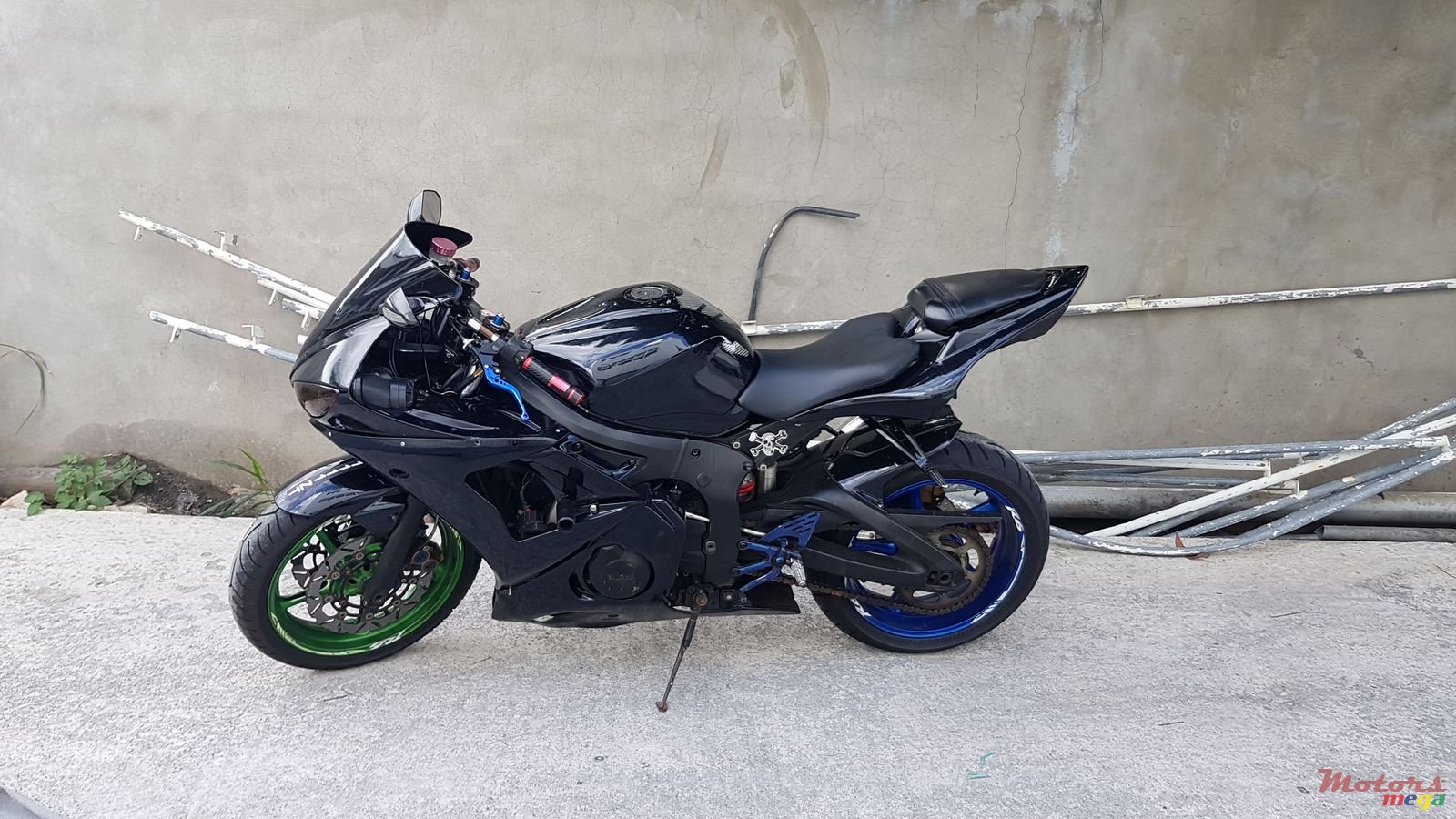 2004' Yamaha R6 photo #1