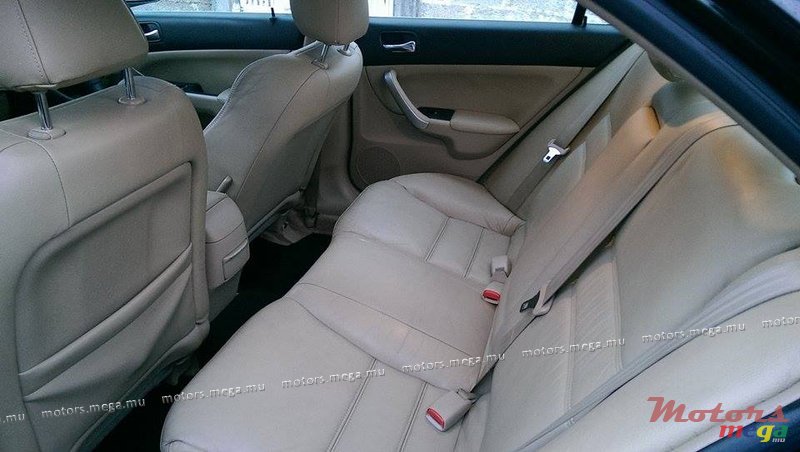 2005' Honda Accord photo #7