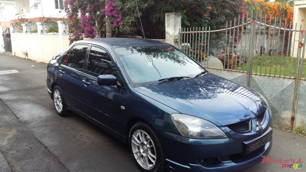 2005' Mitsubishi Lancer photo #1