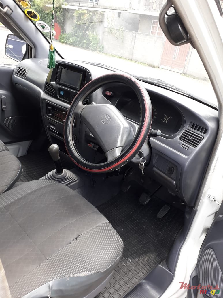 2002' Toyota Town Ace Goods Vehicle photo #5