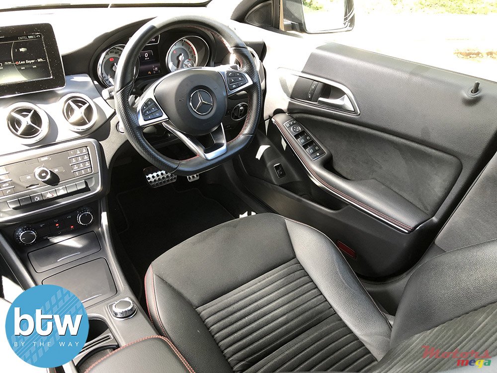 2015' Mercedes-Benz CLA 200 photo #6
