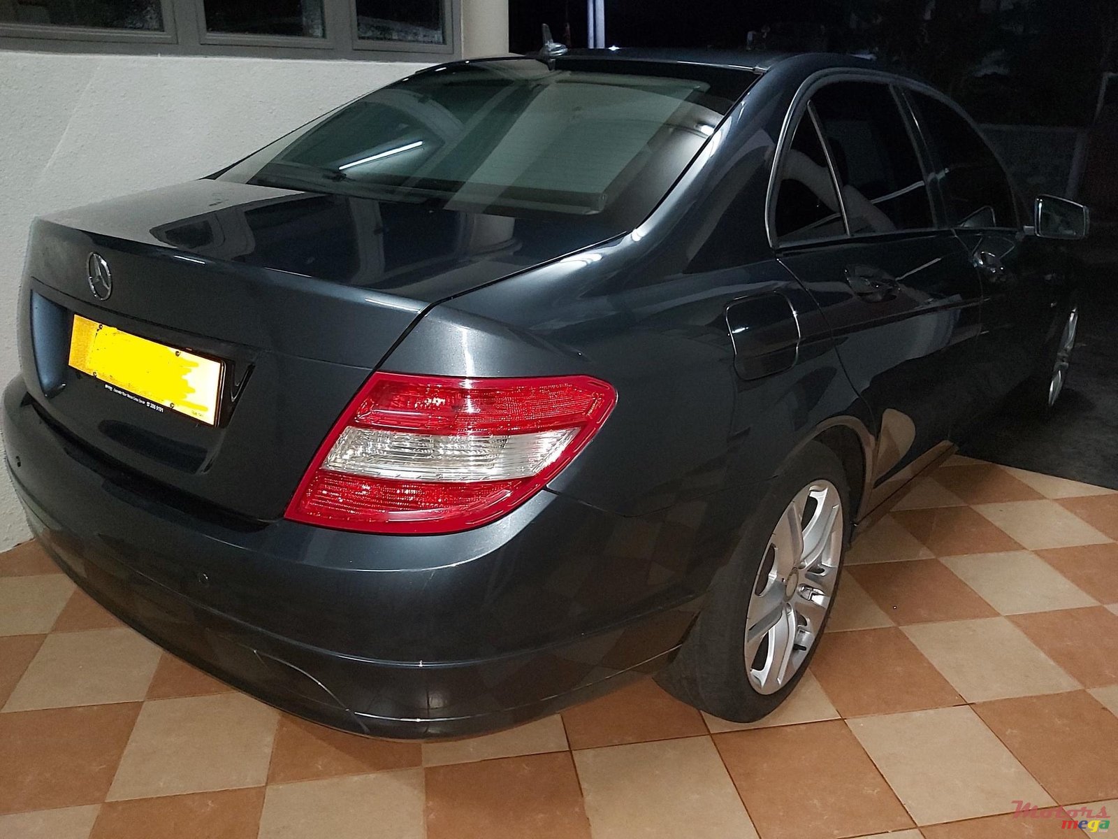 2010' Mercedes-Benz C-Class 180 photo #2