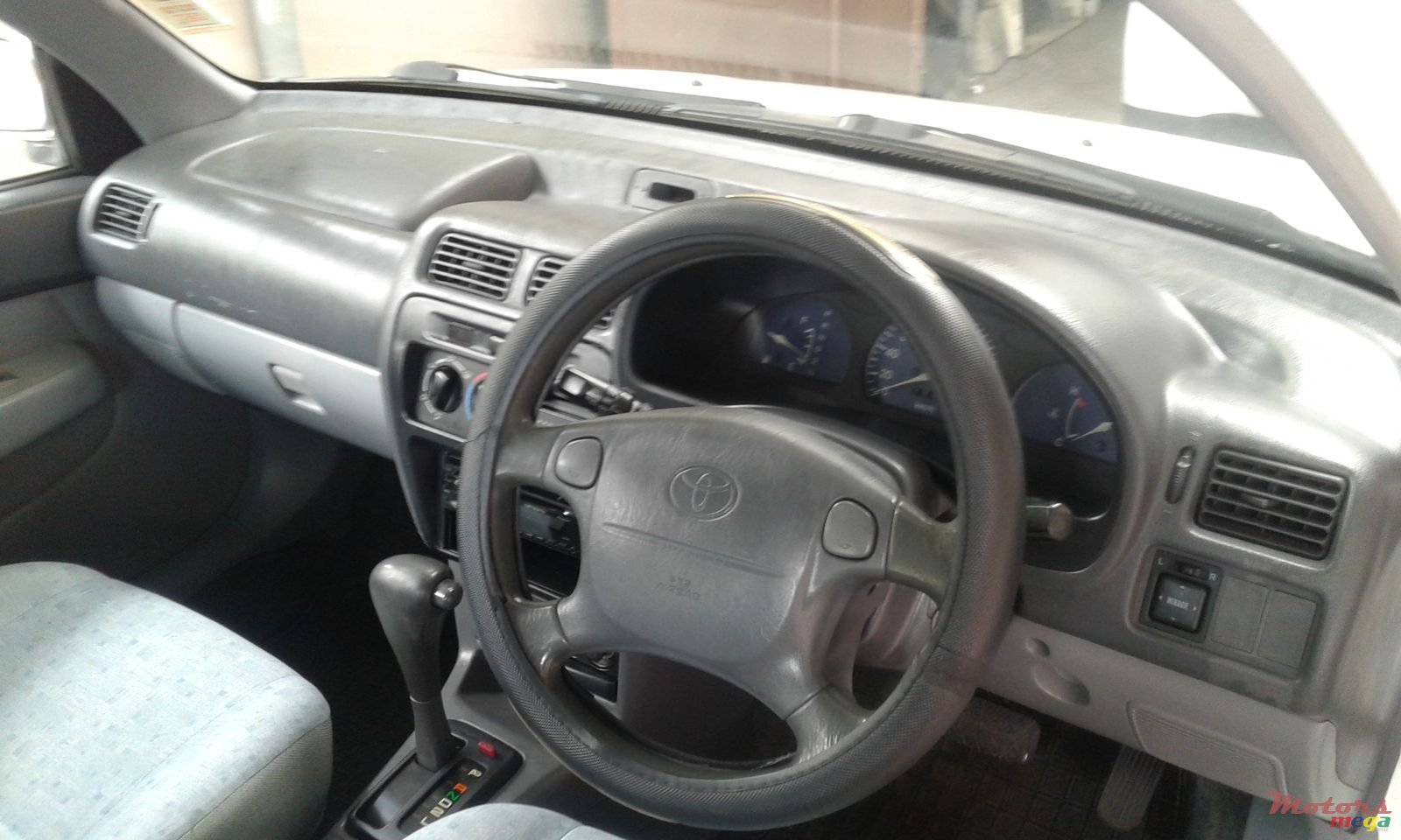 1998' Toyota Starlet photo #5
