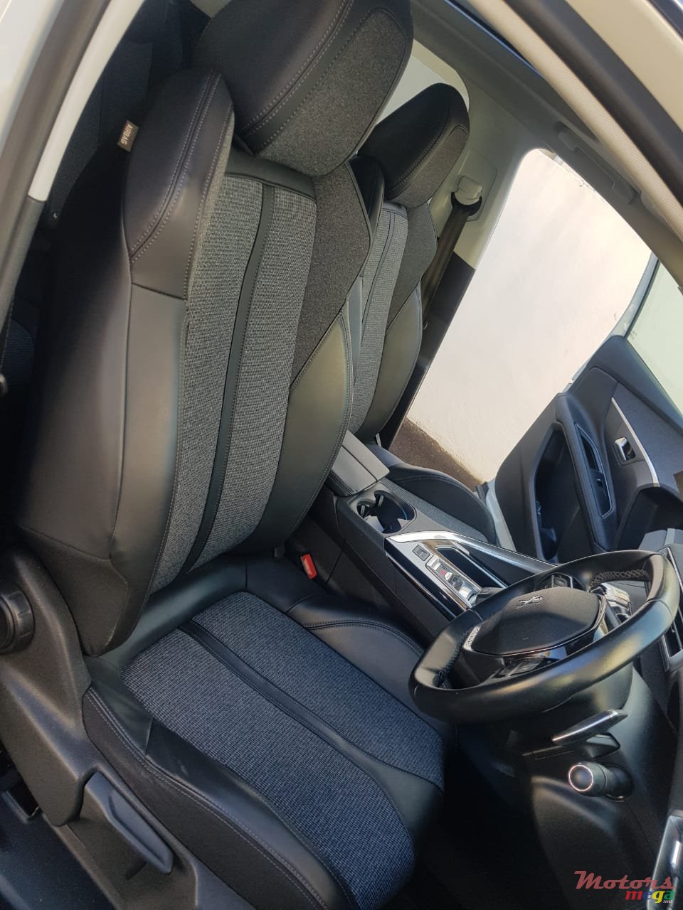 2018' Peugeot 3008 photo #4