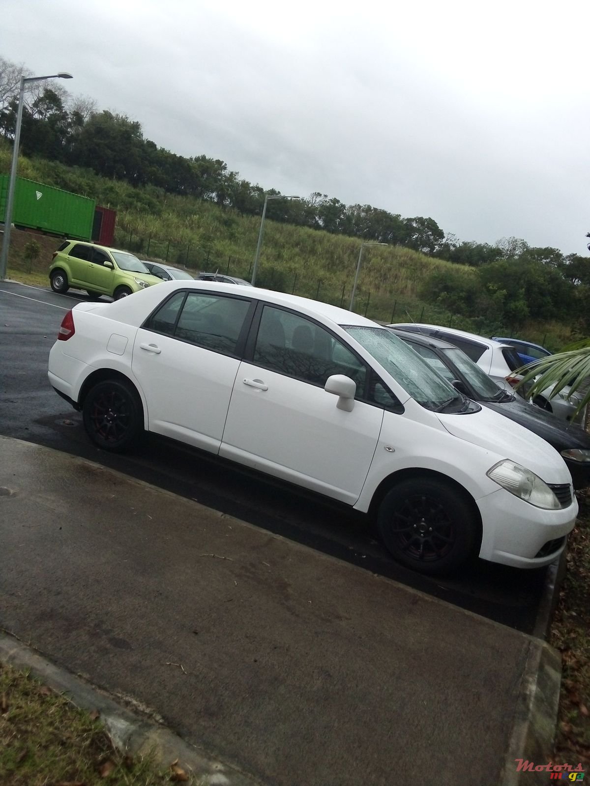 2007' Nissan Tiida photo #2