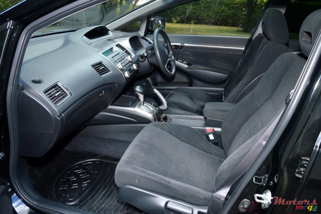 2010' Honda Civic photo #3