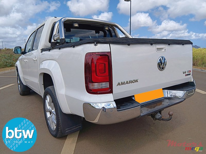 2018' Volkswagen Amarok photo #3