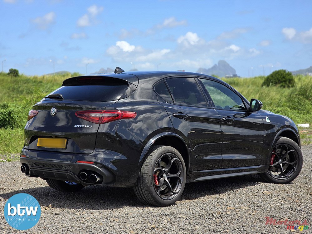 2019' Alfa Romeo Stelvio QUADRIFOGLIO V6 2.9 photo #4