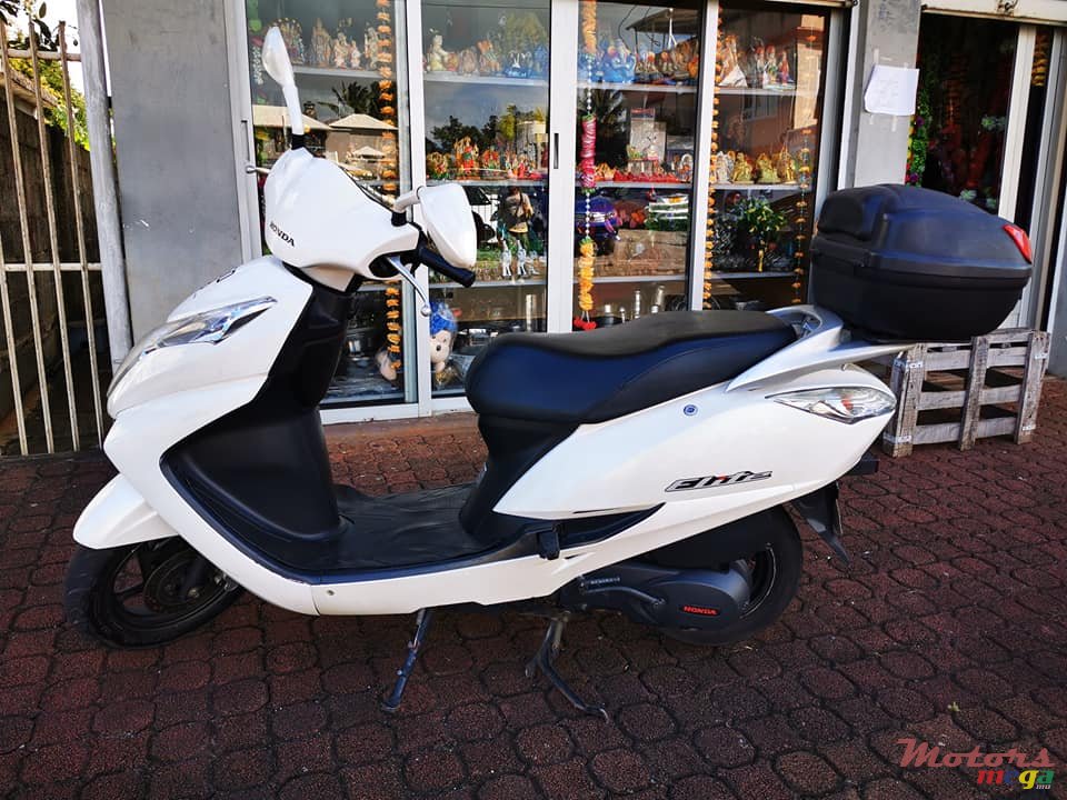 2015' Honda Elite photo #1