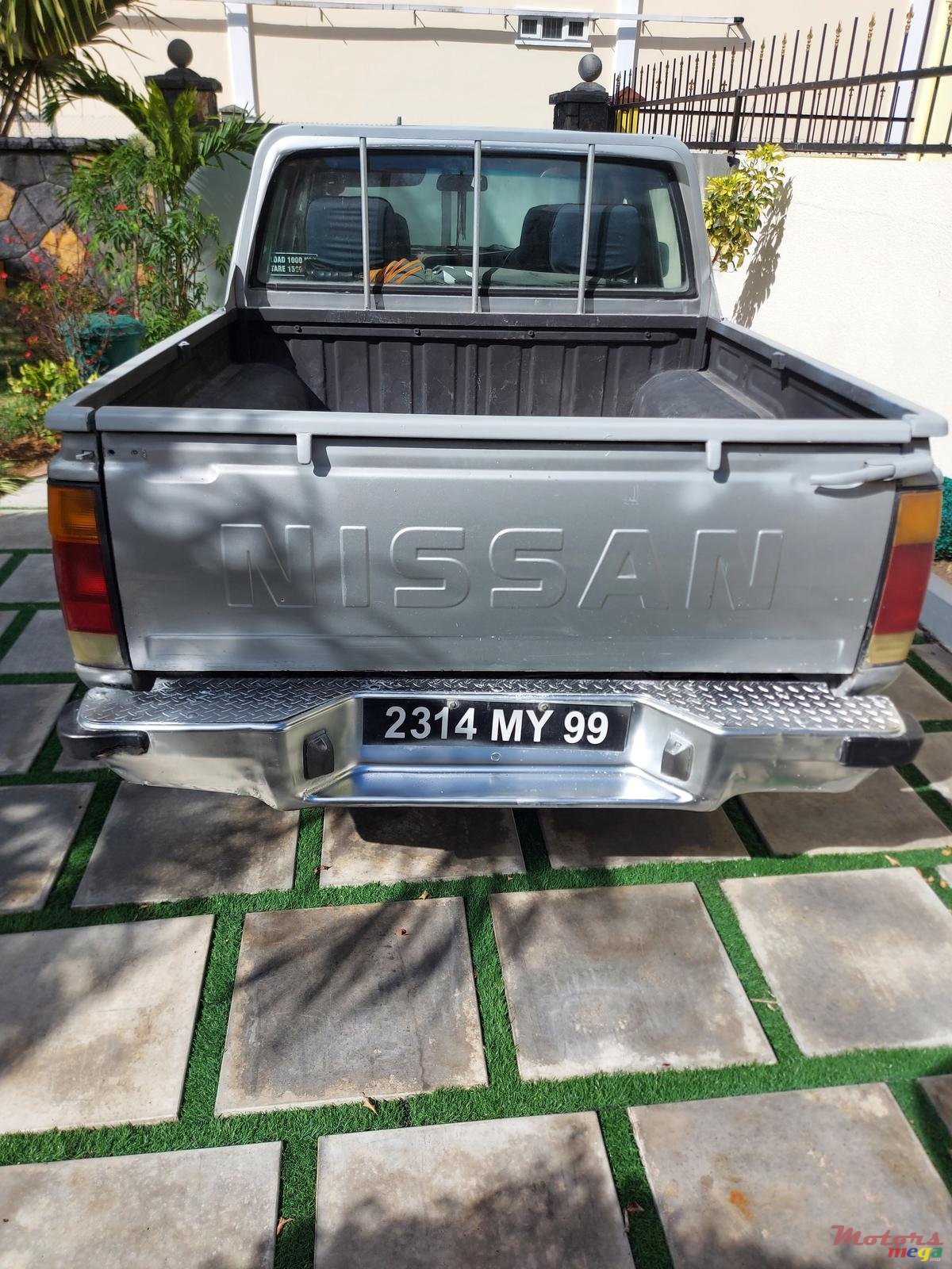 1999' Nissan NP300 photo #3