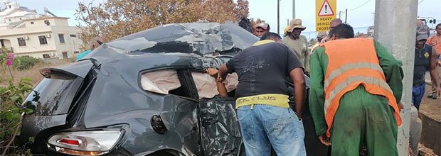 Accident mortel à Flic en Flac: un conducteur meurt contre un pylône
