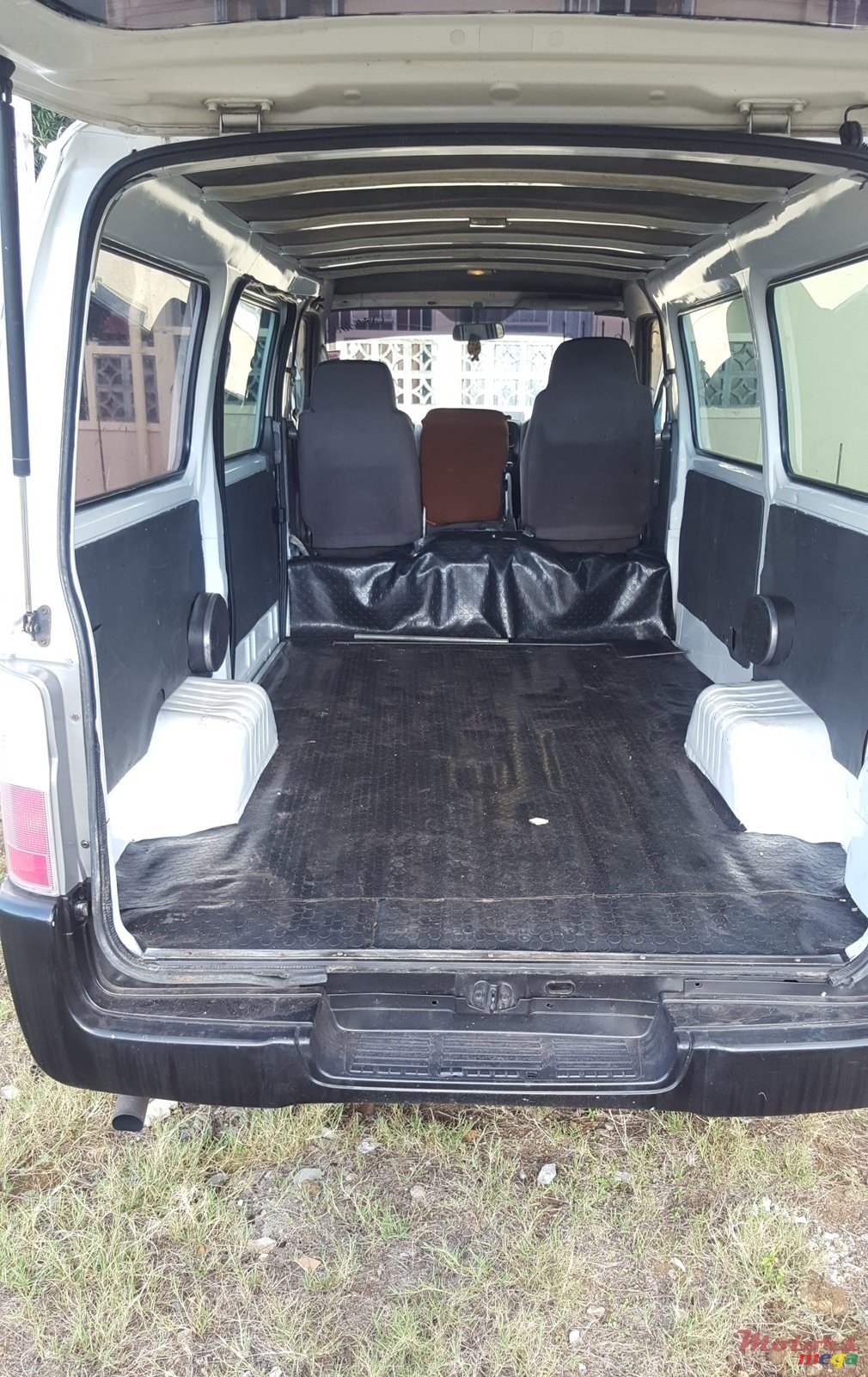 1996' Toyota HiAce photo #4